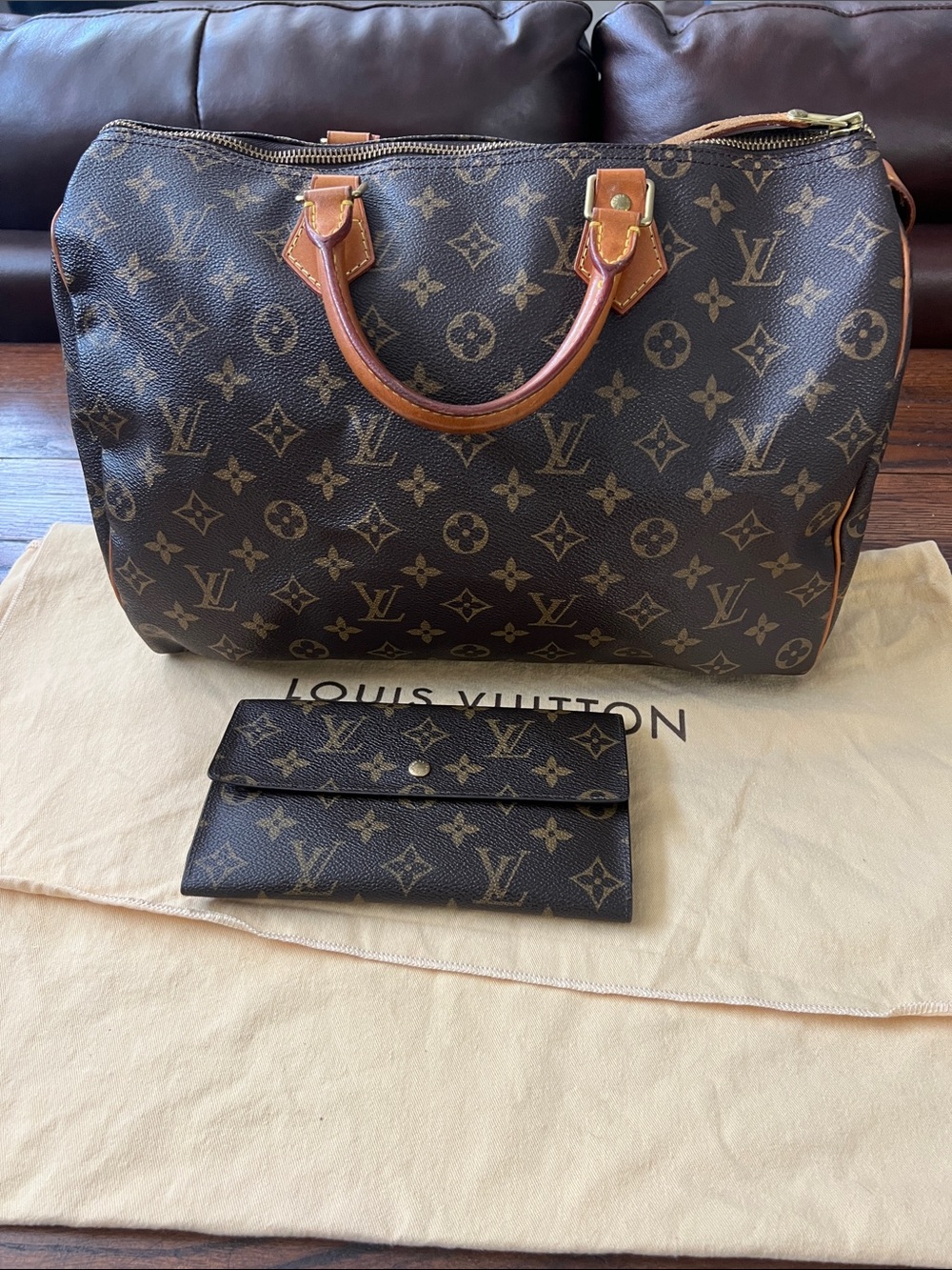 Louis Vuitton Monogram speedy 35 with wallet